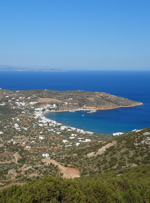 Η παραλία του Πλατύ Γιαλού στη Σίφνο